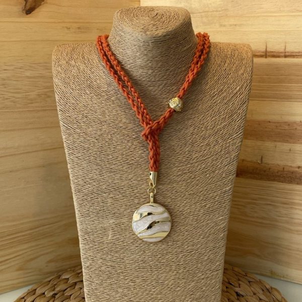 Collar Okara